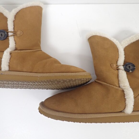 American Eagle suede boots with faux shearling lining. - Picture 4 of 9